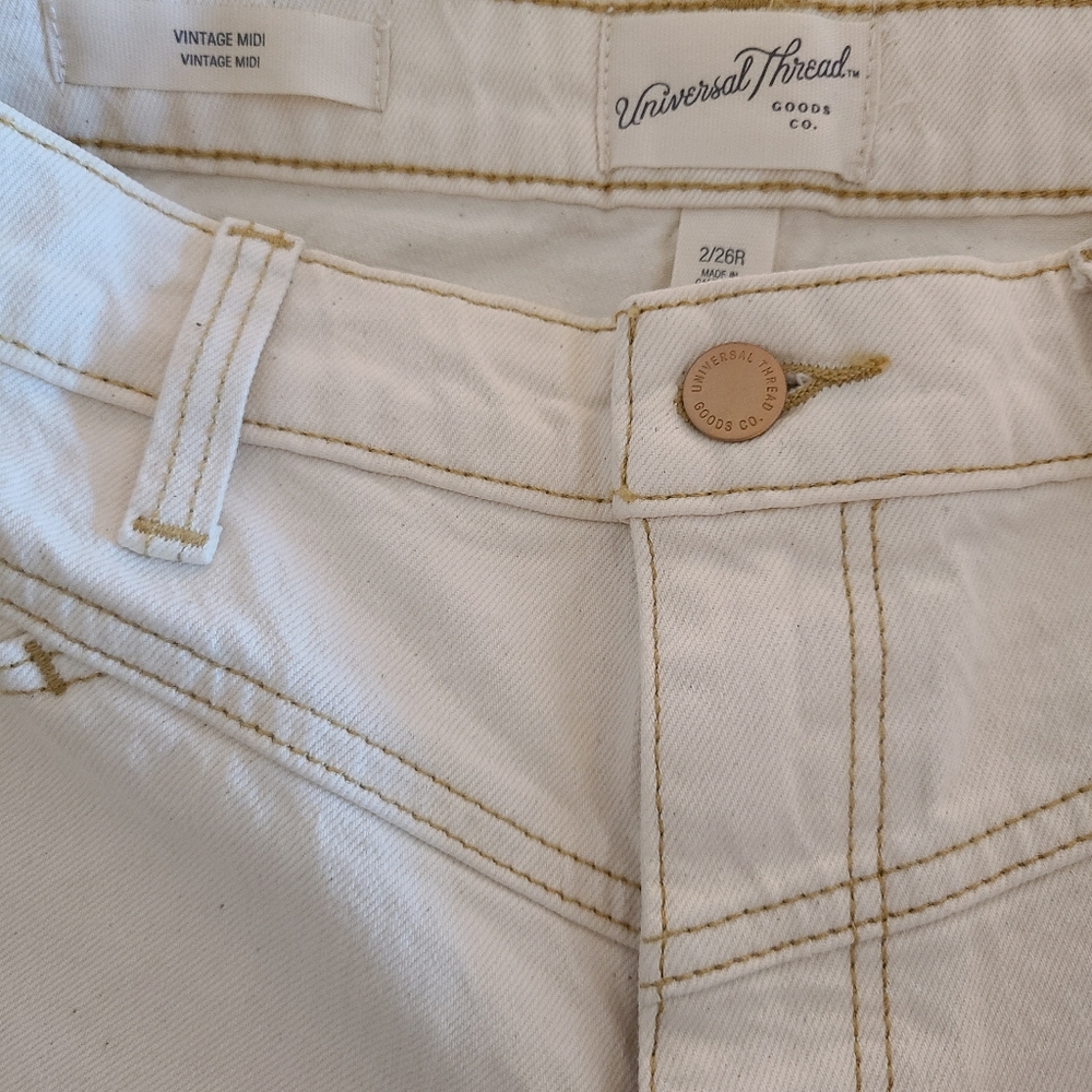 Shorts - Picture 3 of 3